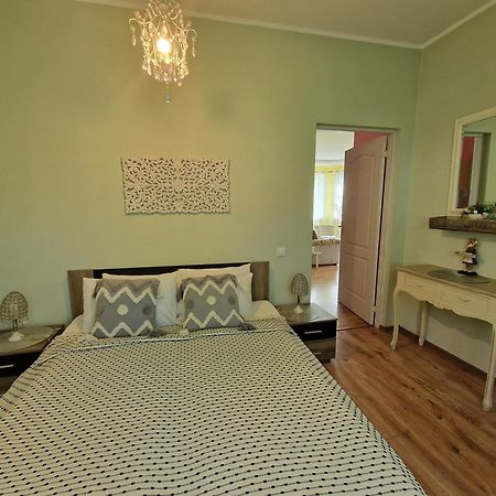 Boutigue City House With Terrace And Garden Free Parking 里加 外观 照片
